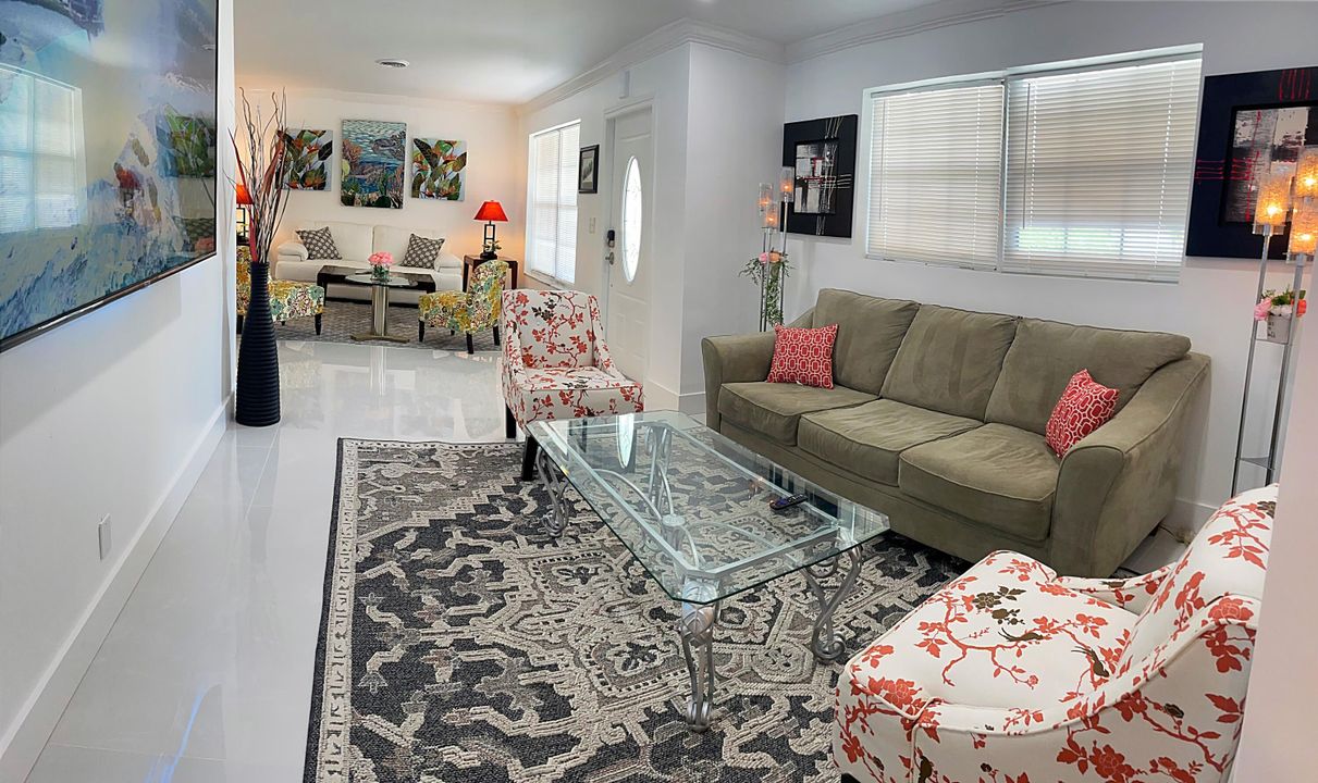 For Sale: $949,999 (4 beds, 3 baths, 2096 Square Feet)