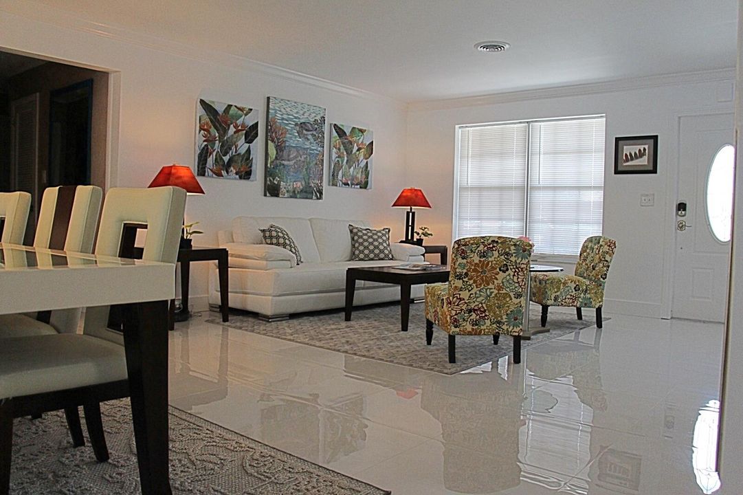 For Sale: $949,999 (4 beds, 3 baths, 2096 Square Feet)