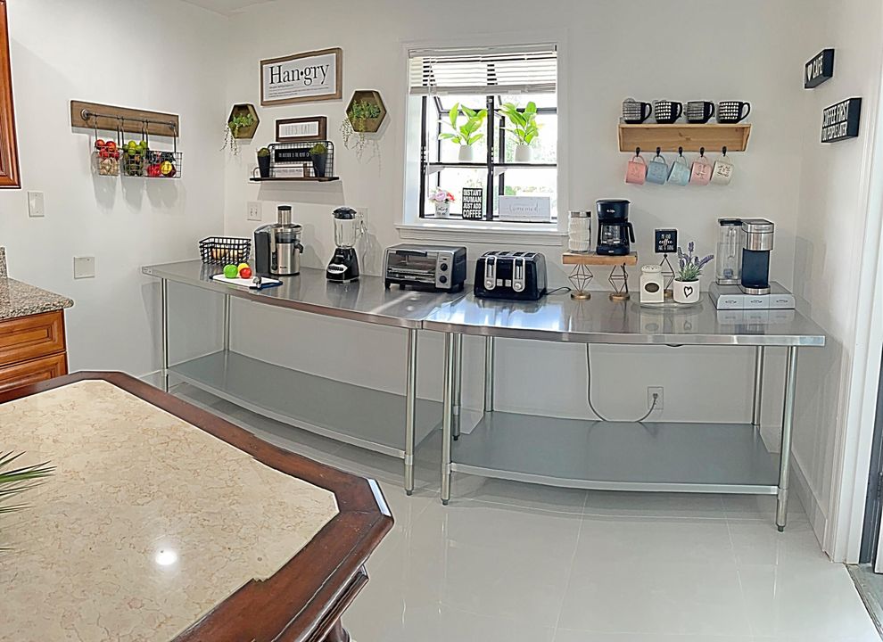 For Sale: $949,999 (4 beds, 3 baths, 2096 Square Feet)