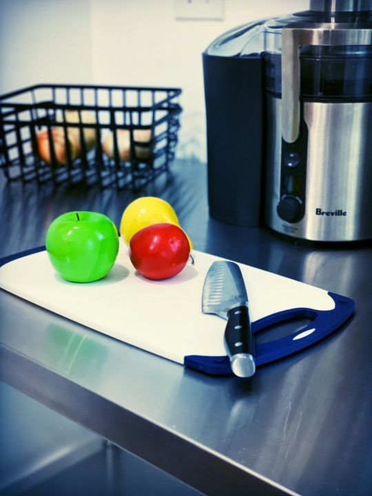 For Sale: $949,999 (4 beds, 3 baths, 2096 Square Feet)