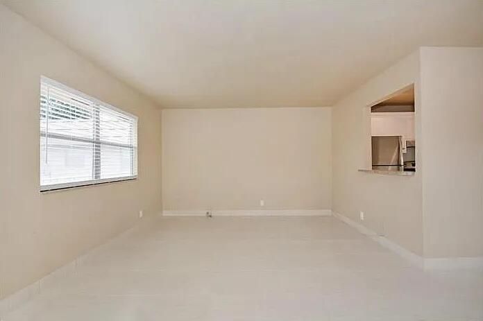 For Rent: $1,500 (1 beds, 1 baths, 720 Square Feet)