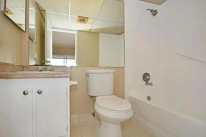 For Rent: $1,500 (1 beds, 1 baths, 720 Square Feet)