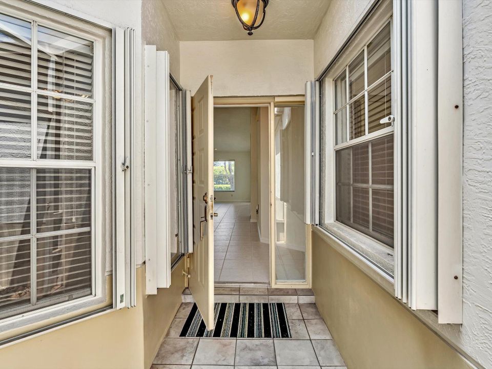 For Rent: $2,800 (2 beds, 2 baths, 1246 Square Feet)