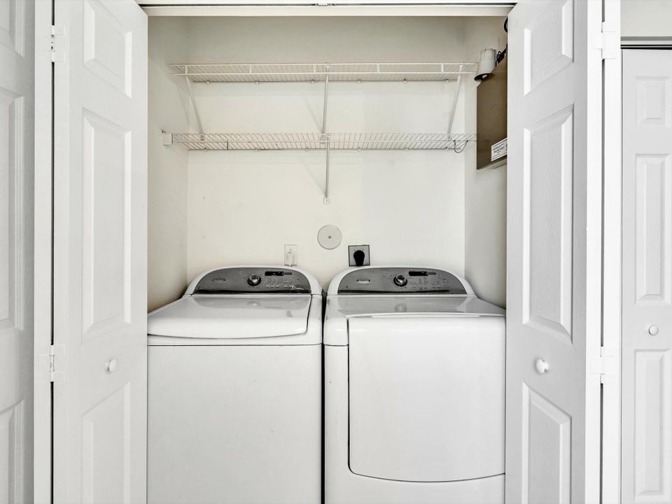 For Rent: $2,800 (2 beds, 2 baths, 1246 Square Feet)