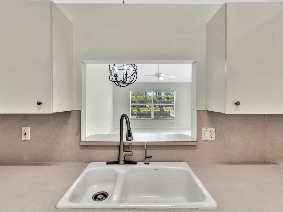 For Rent: $2,800 (2 beds, 2 baths, 1246 Square Feet)