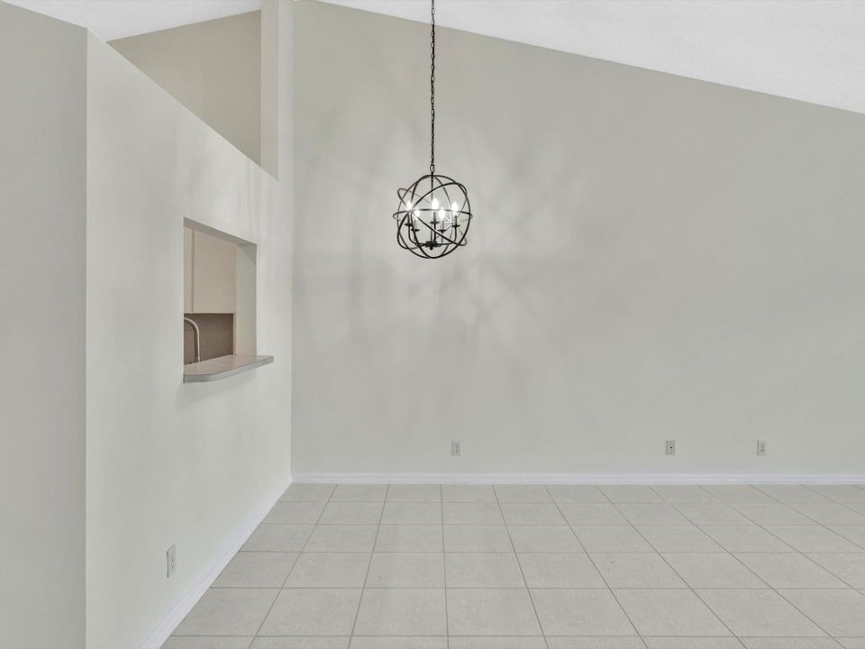 For Rent: $2,800 (2 beds, 2 baths, 1246 Square Feet)