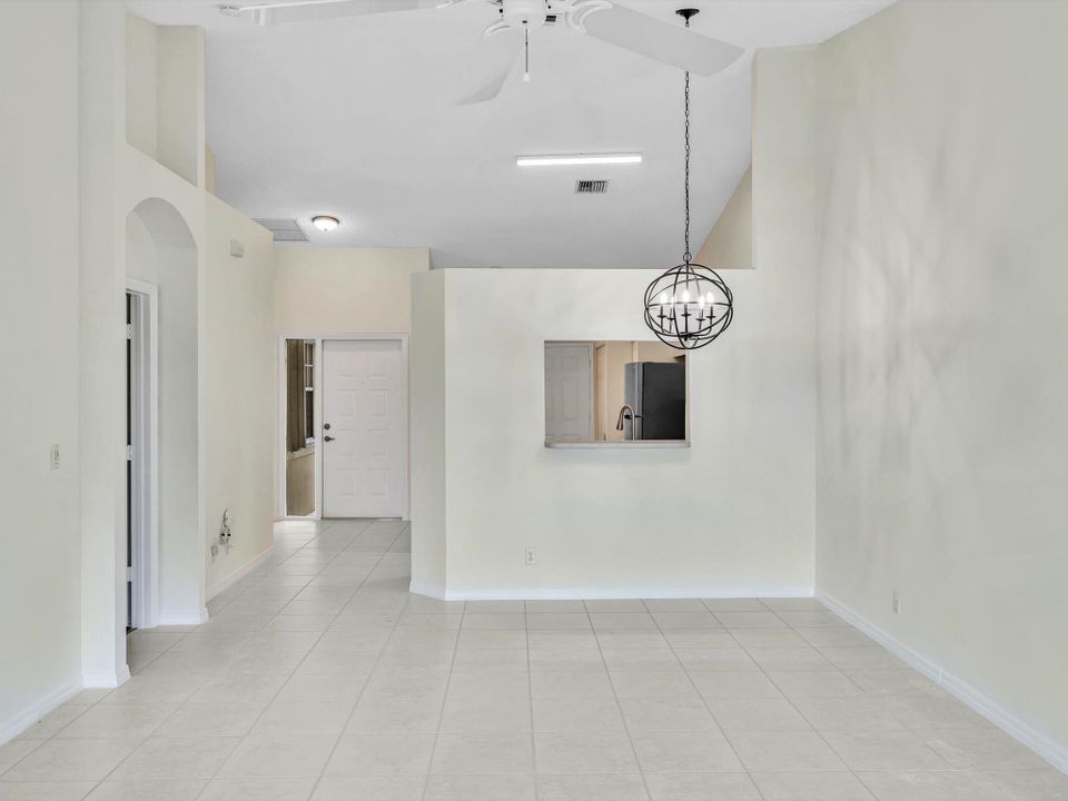 For Rent: $2,800 (2 beds, 2 baths, 1246 Square Feet)