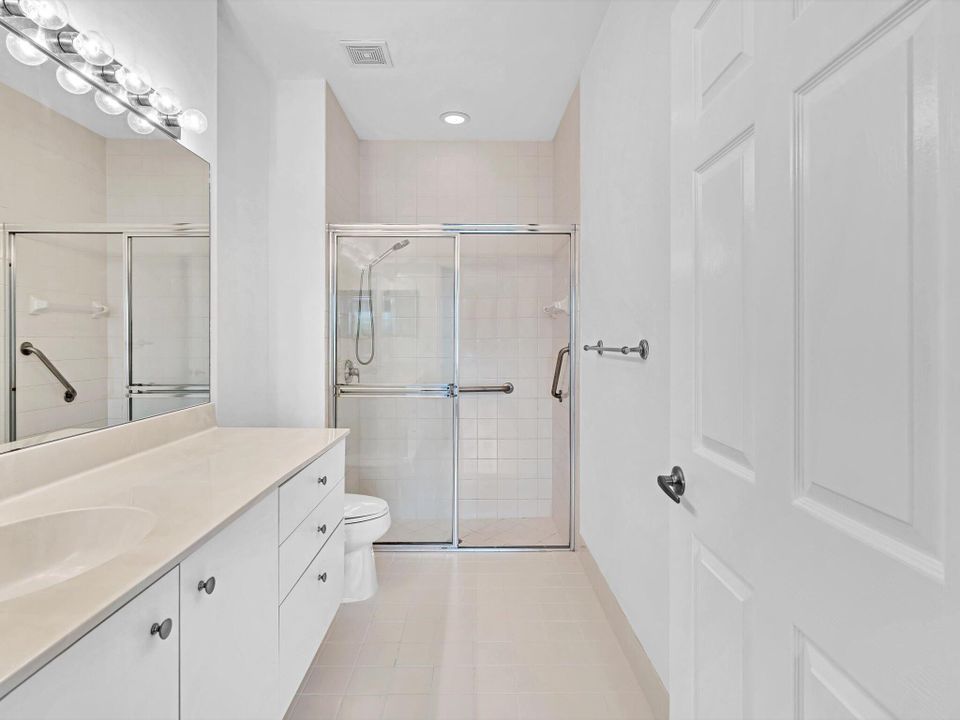 For Rent: $2,800 (2 beds, 2 baths, 1246 Square Feet)