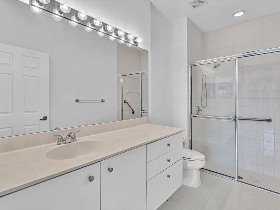 For Rent: $2,800 (2 beds, 2 baths, 1246 Square Feet)