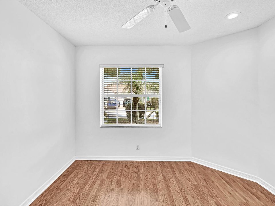 For Rent: $2,800 (2 beds, 2 baths, 1246 Square Feet)