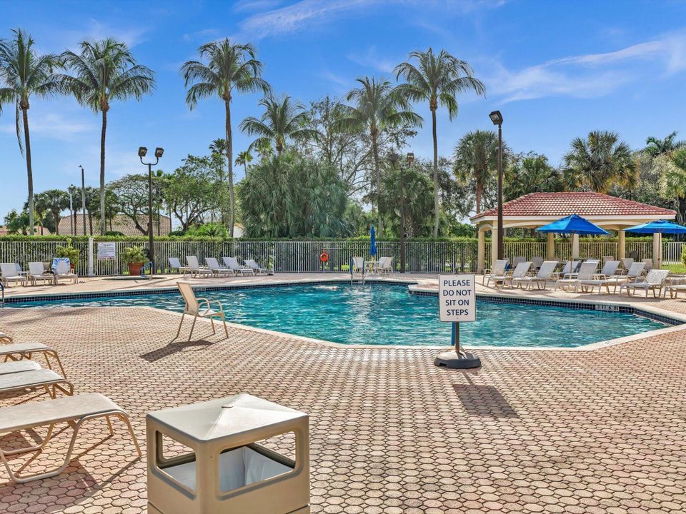 For Rent: $2,800 (2 beds, 2 baths, 1246 Square Feet)