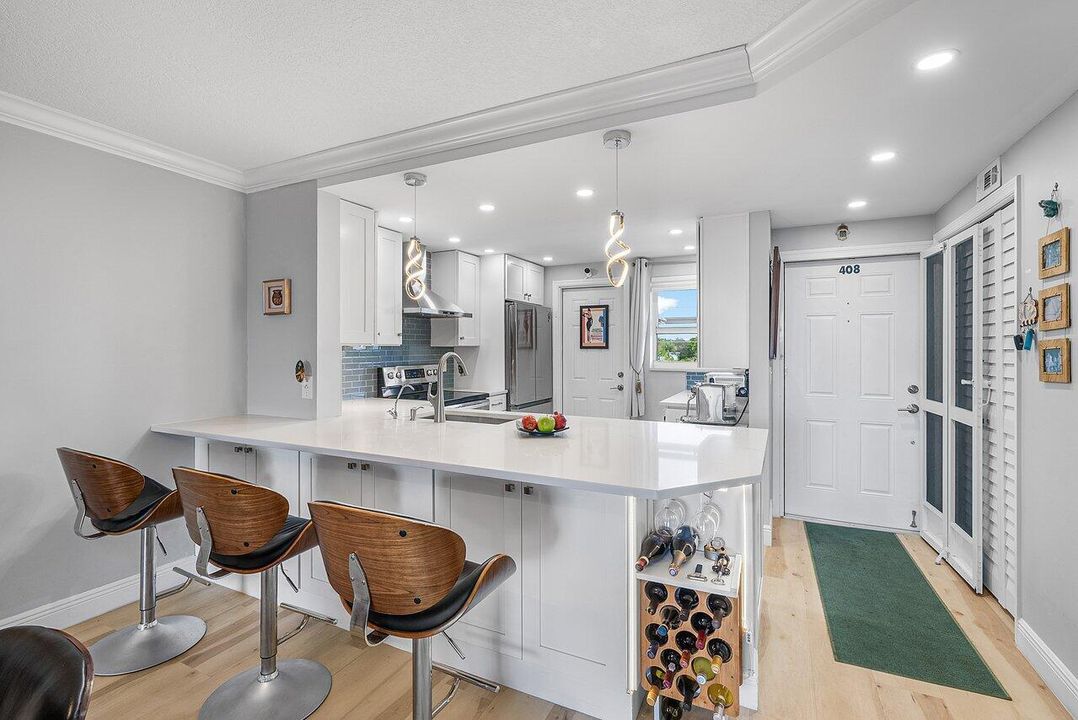 For Sale: $439,000 (2 beds, 2 baths, 1107 Square Feet)