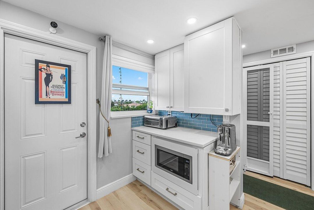 For Sale: $439,000 (2 beds, 2 baths, 1107 Square Feet)