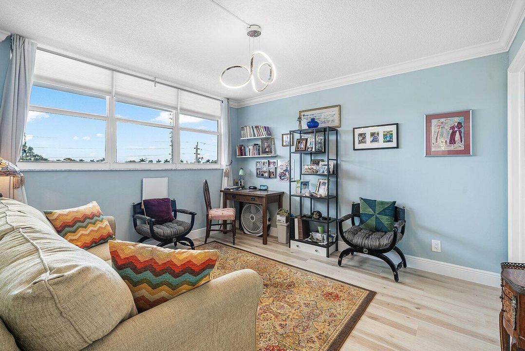 For Sale: $439,000 (2 beds, 2 baths, 1107 Square Feet)