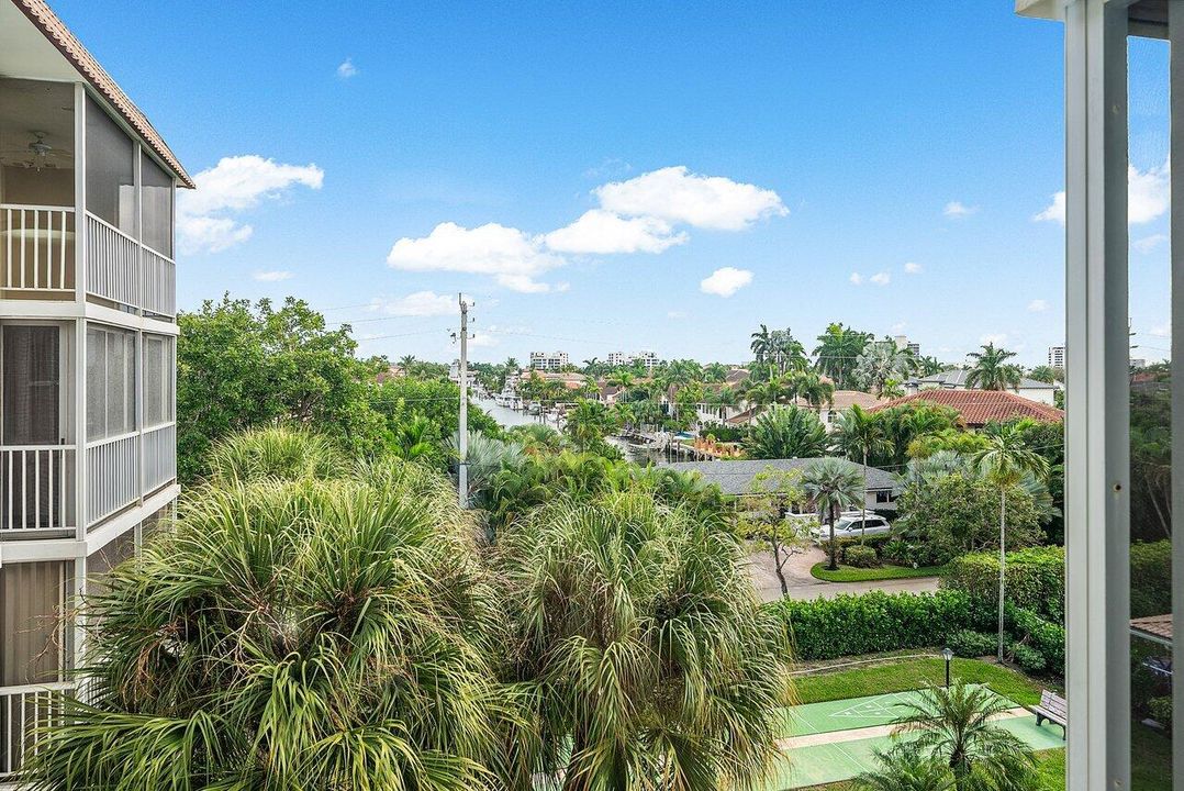 For Sale: $439,000 (2 beds, 2 baths, 1107 Square Feet)