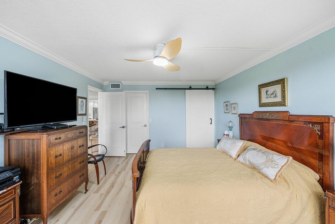 For Sale: $439,000 (2 beds, 2 baths, 1107 Square Feet)