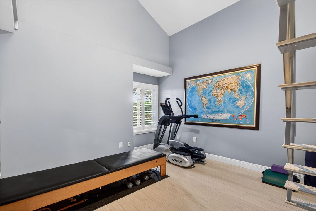 For Sale: $1,389,000 (3 beds, 2 baths, 1889 Square Feet)