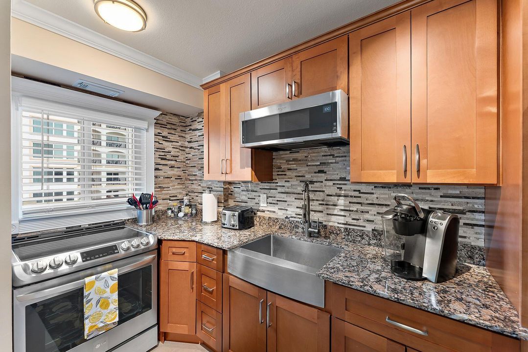 На продажу: $395,000 (1 спален, 1 ванн, 704 Квадратных фут)