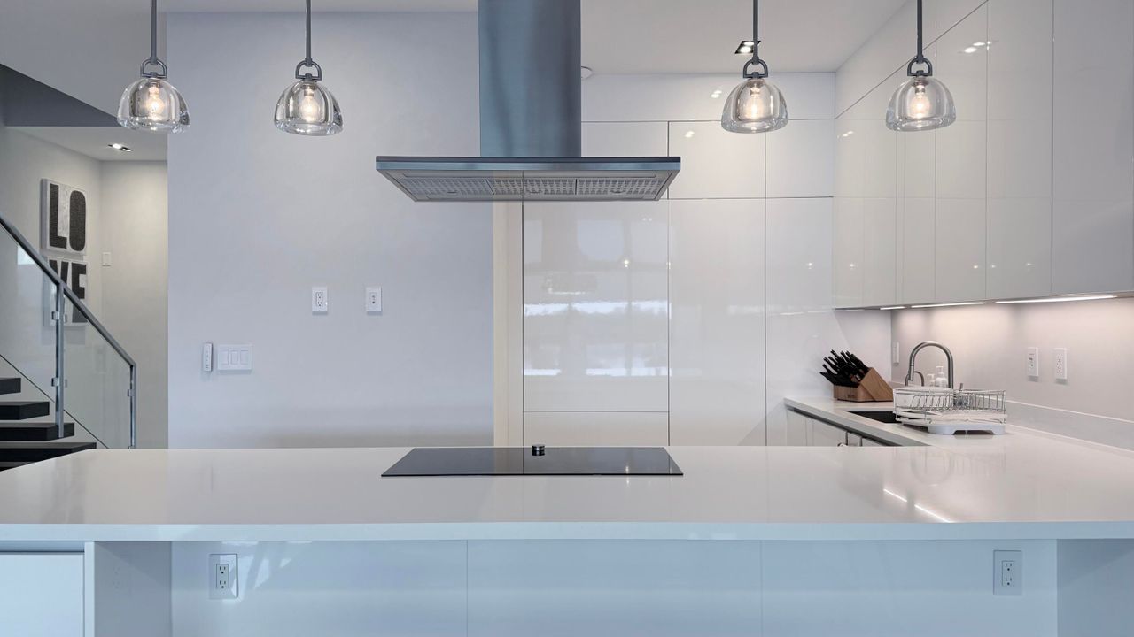 En Venta: $2,899,000 (3 camas, 3 baños, 2992 Pies cuadrados)