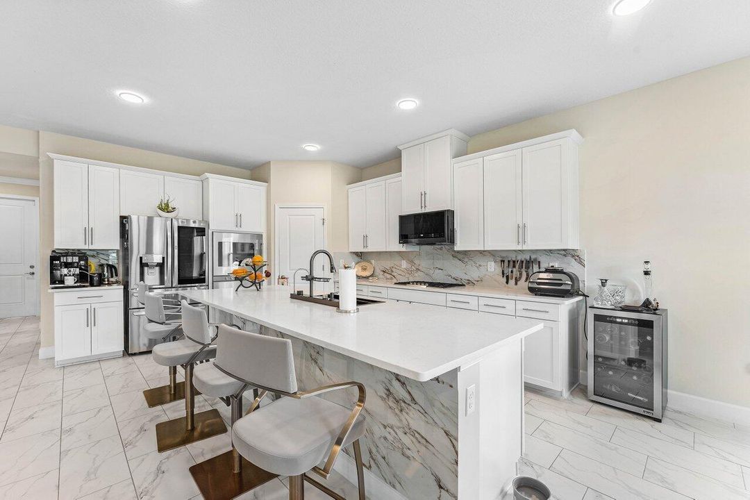 待售: $1,099,900 (5 贝兹, 3 浴室, 3234 平方英尺)