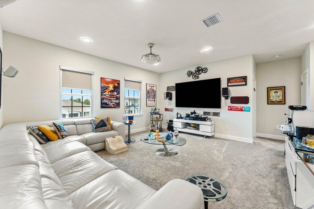 待售: $1,099,900 (5 贝兹, 3 浴室, 3234 平方英尺)