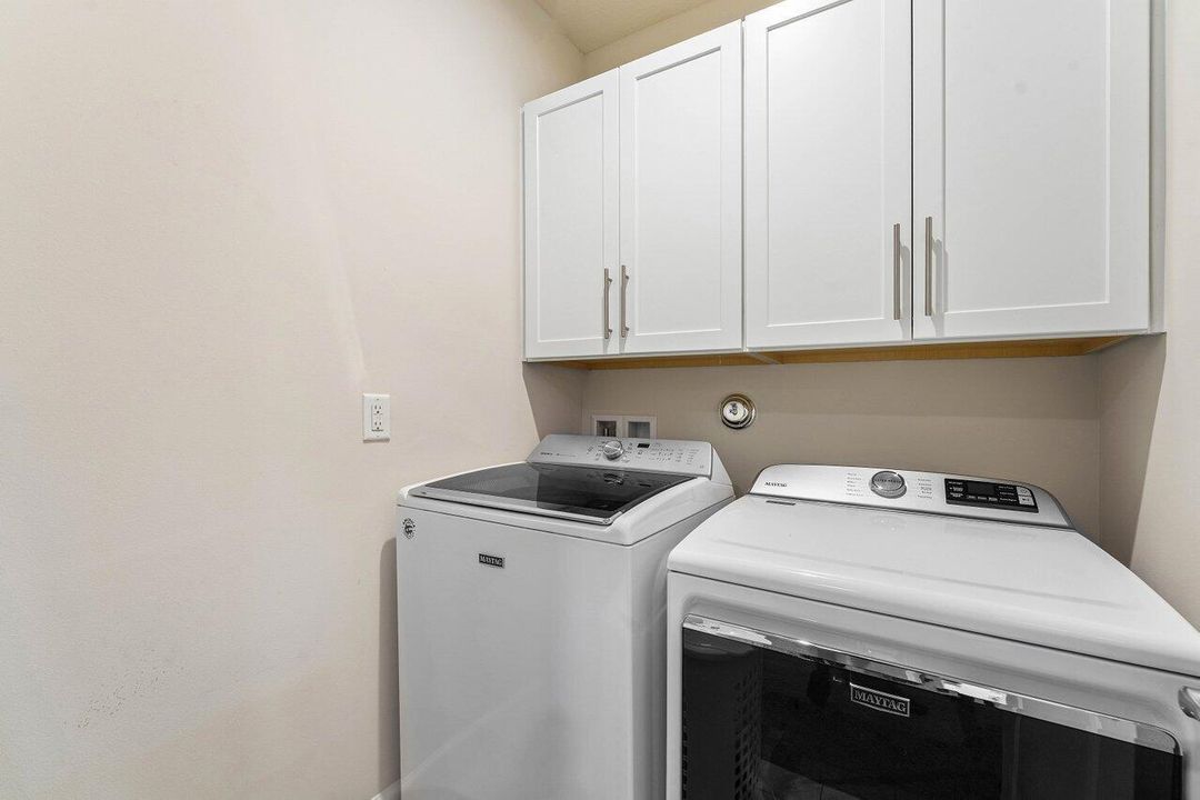 待售: $1,099,900 (5 贝兹, 3 浴室, 3234 平方英尺)