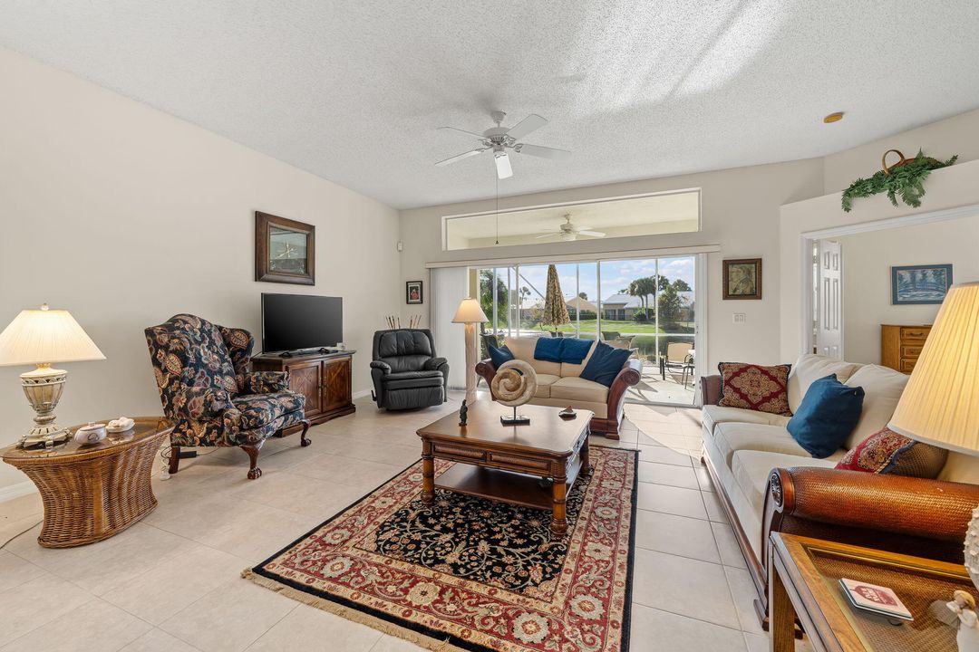 For Sale: $574,900 (3 beds, 2 baths, 1812 Square Feet)