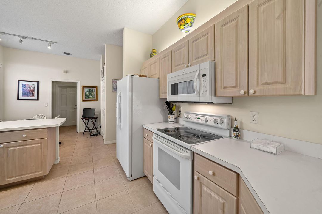 For Sale: $574,900 (3 beds, 2 baths, 1812 Square Feet)