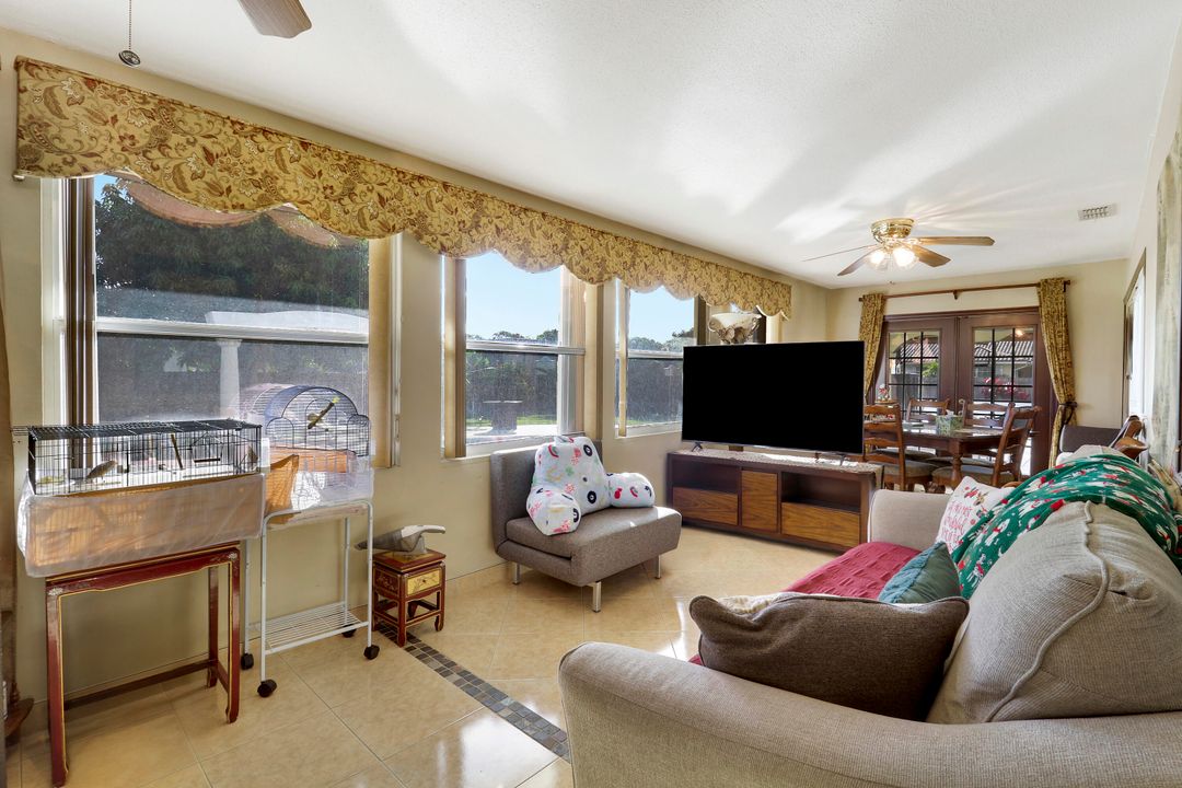 待售: $899,900 (4 贝兹, 3 浴室, 2431 平方英尺)