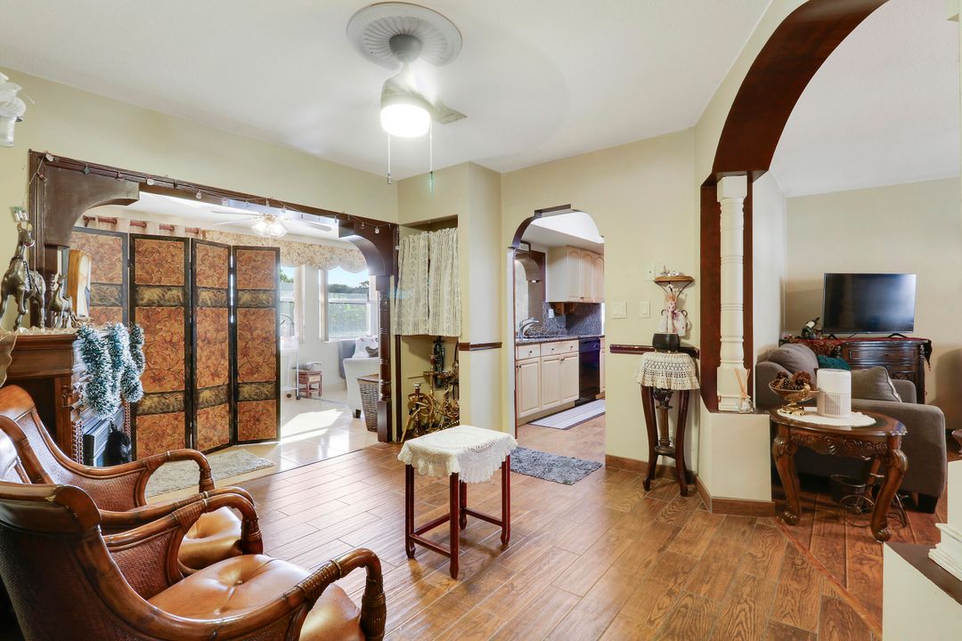 待售: $899,900 (4 贝兹, 3 浴室, 2431 平方英尺)