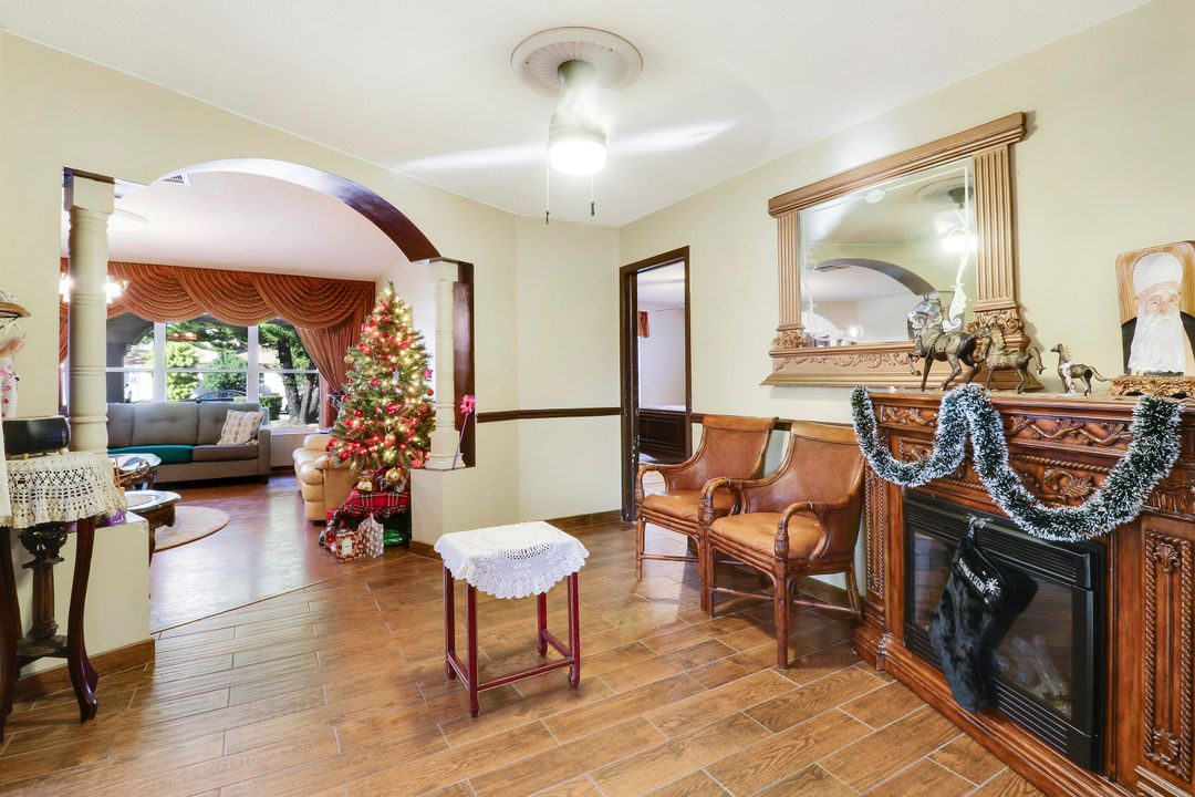 待售: $899,900 (4 贝兹, 3 浴室, 2431 平方英尺)