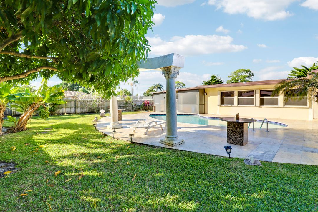 待售: $899,900 (4 贝兹, 3 浴室, 2431 平方英尺)