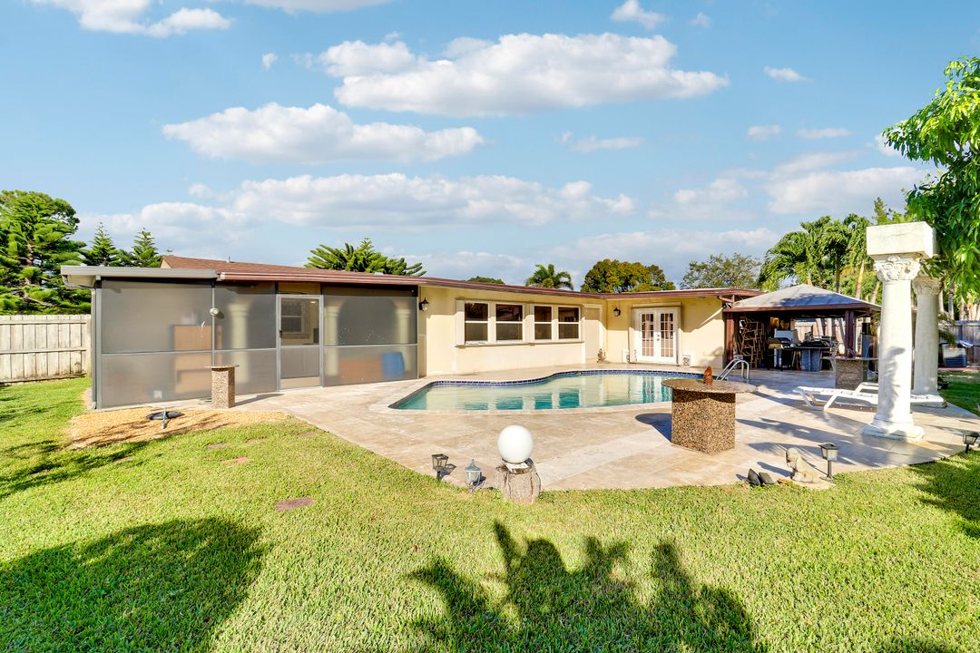 待售: $899,900 (4 贝兹, 3 浴室, 2431 平方英尺)