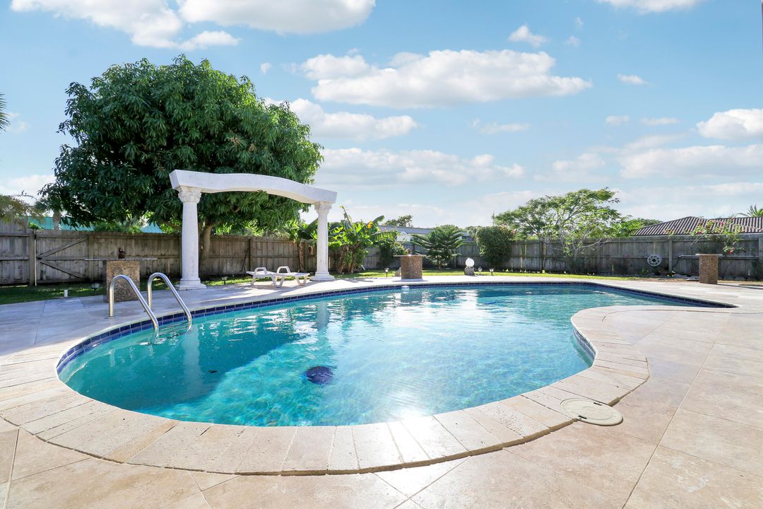 待售: $899,900 (4 贝兹, 3 浴室, 2431 平方英尺)