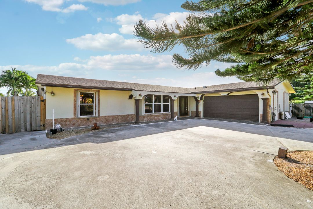 待售: $899,900 (4 贝兹, 3 浴室, 2431 平方英尺)