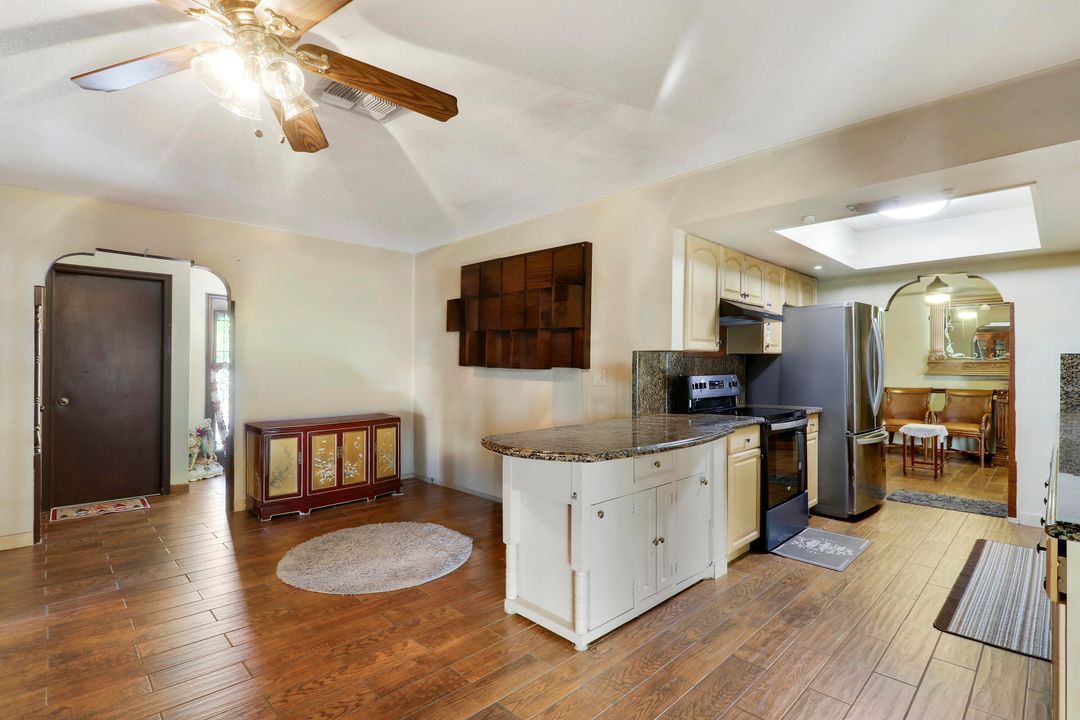 待售: $899,900 (4 贝兹, 3 浴室, 2431 平方英尺)