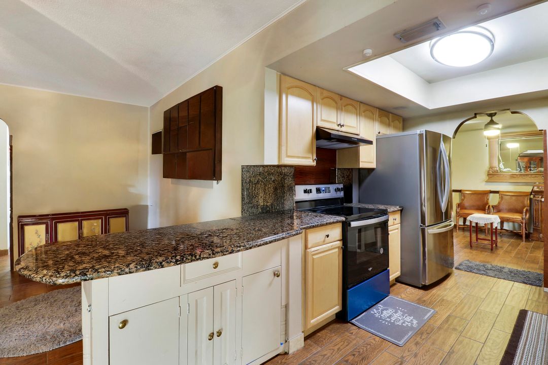 待售: $899,900 (4 贝兹, 3 浴室, 2431 平方英尺)