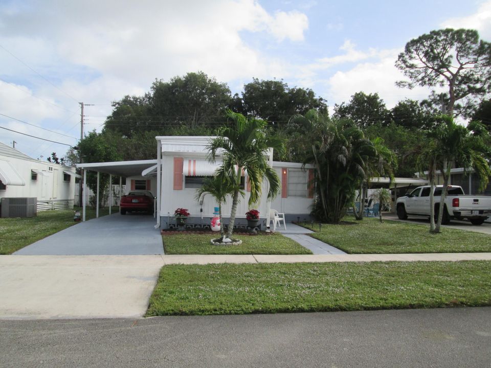 На продажу: $125,000 (2 спален, 2 ванн, 672 Квадратных фут)