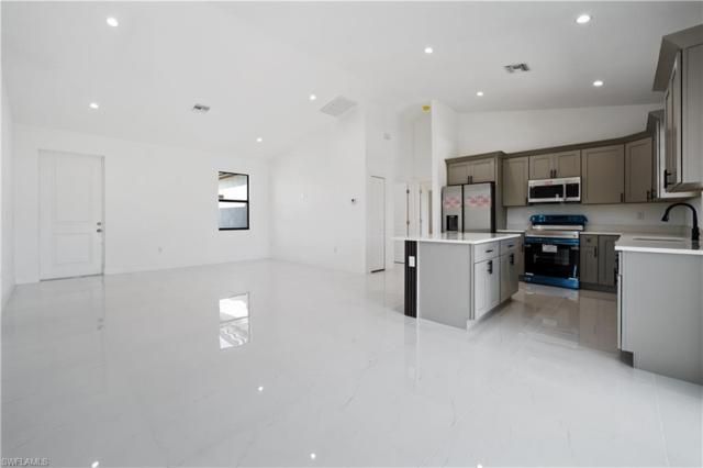 En Venta: $550,000 (4 camas, 2 baños, 1658 Pies cuadrados)