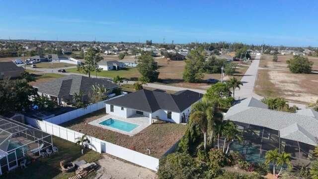 En Venta: $550,000 (4 camas, 2 baños, 1658 Pies cuadrados)