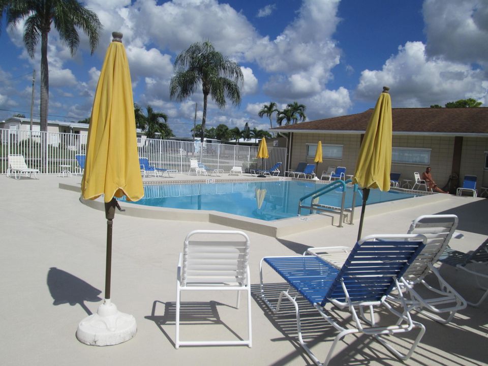 На продажу: $125,000 (2 спален, 2 ванн, 672 Квадратных фут)