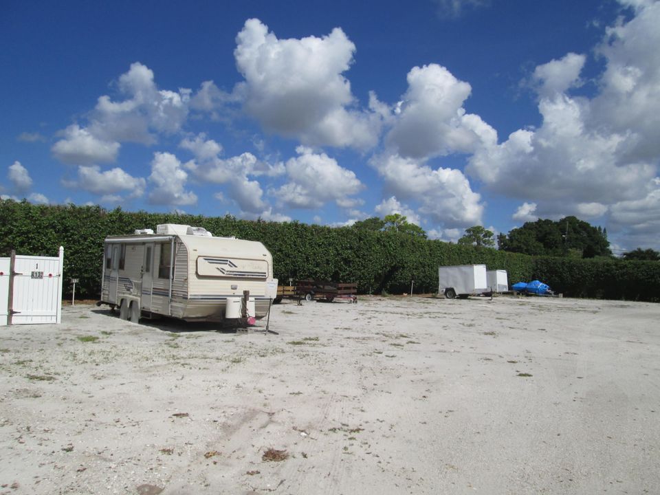 На продажу: $125,000 (2 спален, 2 ванн, 672 Квадратных фут)