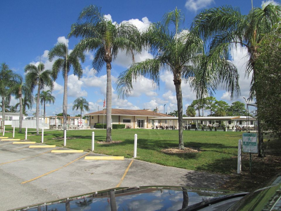 На продажу: $125,000 (2 спален, 2 ванн, 672 Квадратных фут)