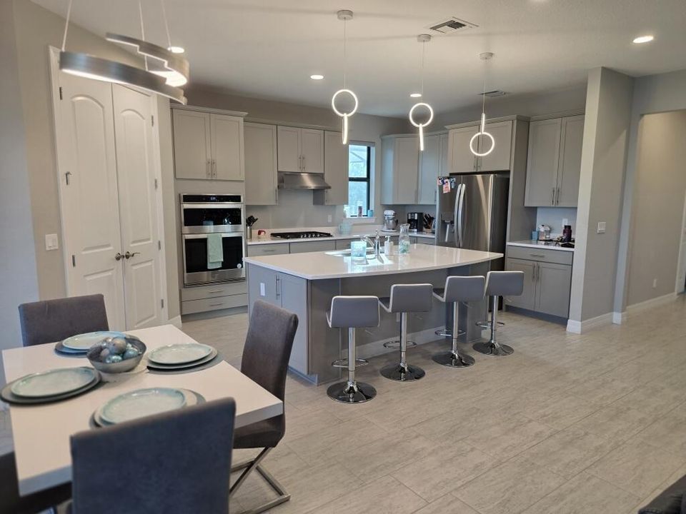 For Rent: $10,500 (5 beds, 5 baths, 4284 Square Feet)