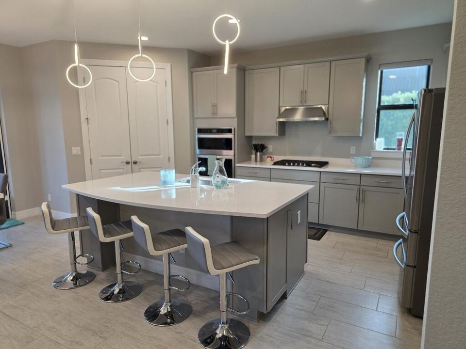 For Rent: $10,500 (5 beds, 5 baths, 4284 Square Feet)