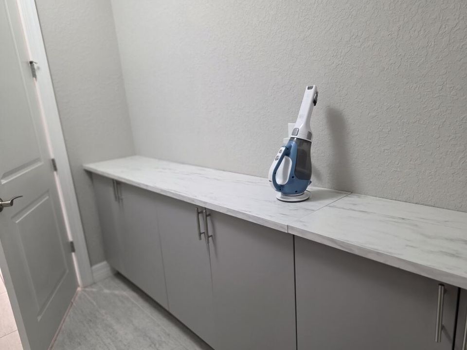 For Rent: $10,500 (5 beds, 5 baths, 4284 Square Feet)