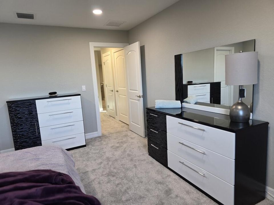 For Rent: $10,500 (5 beds, 5 baths, 4284 Square Feet)