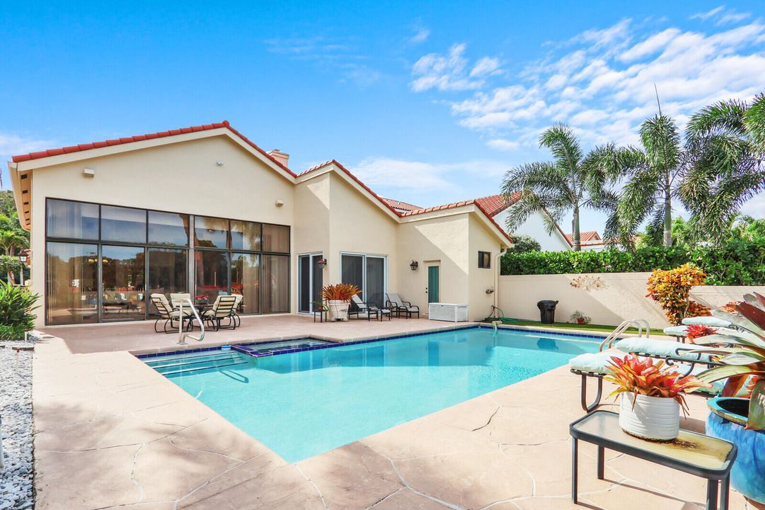 For Sale: $1,995,000 (3 beds, 4 baths, 2692 Square Feet)