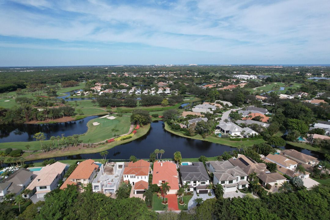 For Sale: $1,995,000 (3 beds, 4 baths, 2692 Square Feet)