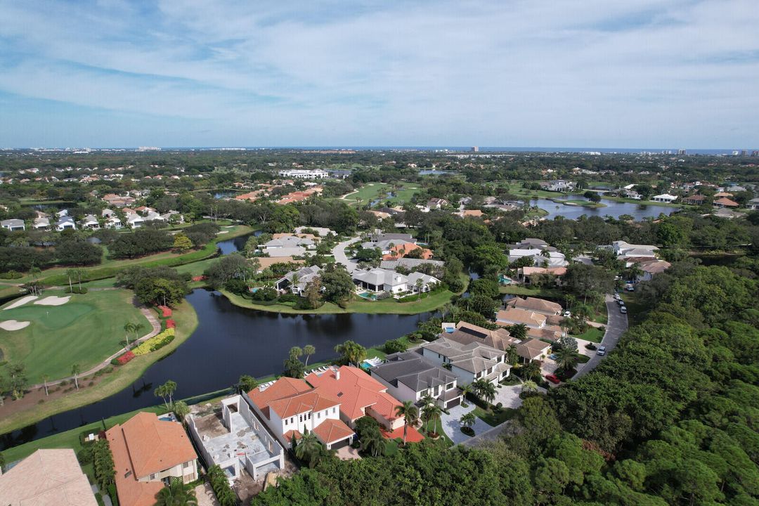 For Sale: $1,995,000 (3 beds, 4 baths, 2692 Square Feet)